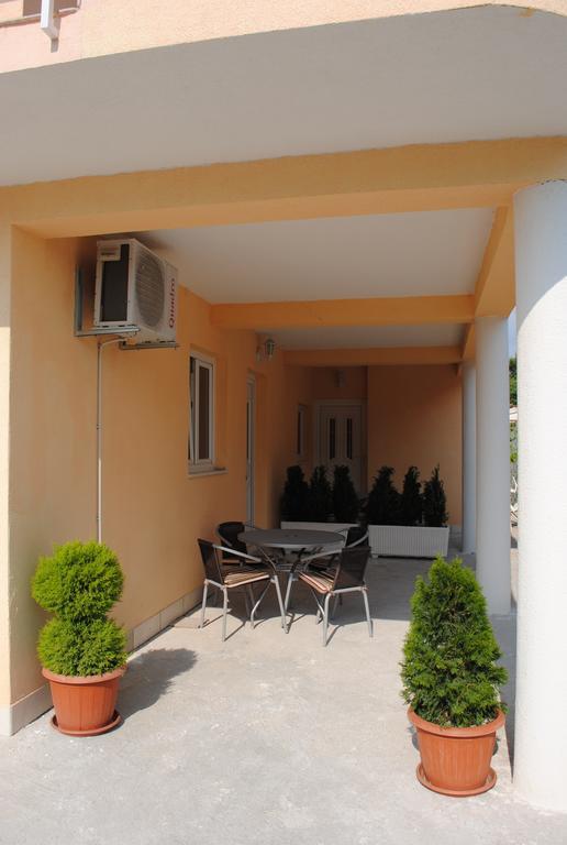 Apartments Kairos - Bili 9 Kaštela Екстериор снимка